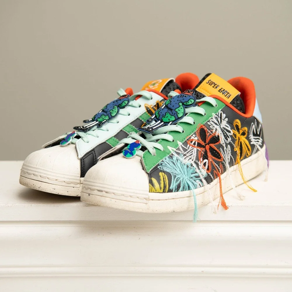 Adidas Super Earth M8.5 Superstar Artistic Streetware Pop Art Colorful Limited‎